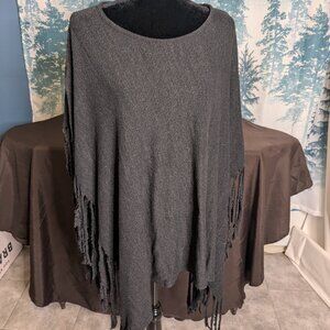 🖤 HYSSOP Textured Knit Fringe Poncho/Shawl – Made in USA Excellent Pre-Owned Co